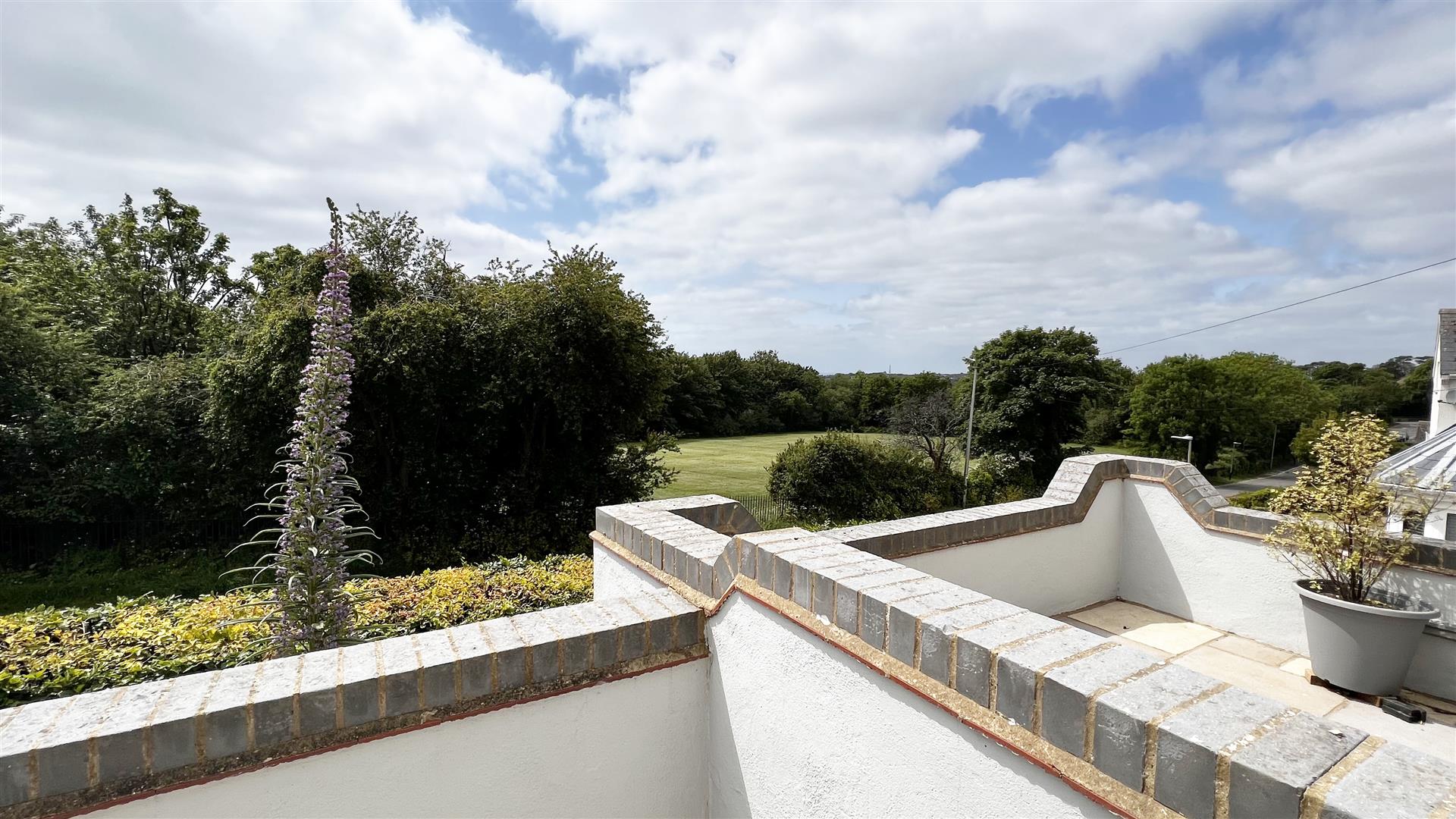 Ochiltree Road, Hastings Rush, Witt & Wilson